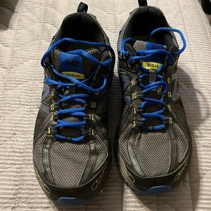 Mens new balance trail shoe